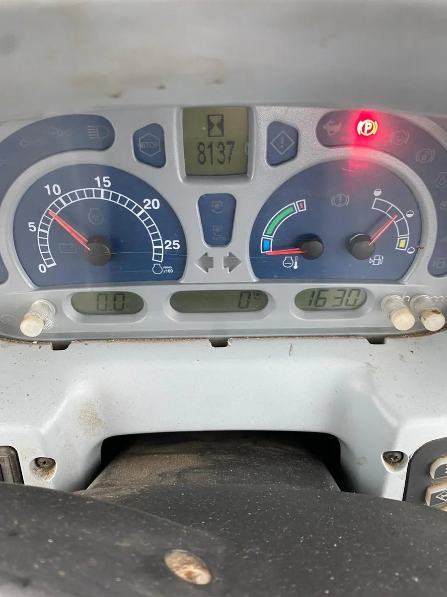 New Holland T5050 - Image 3