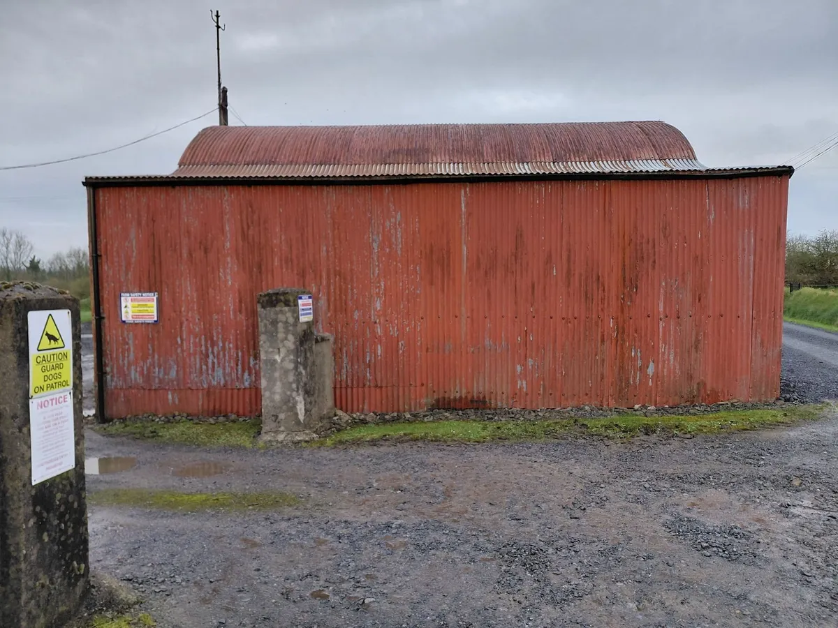 30 ft x 28 ft Hayshed w/ Lean-to - Image 2