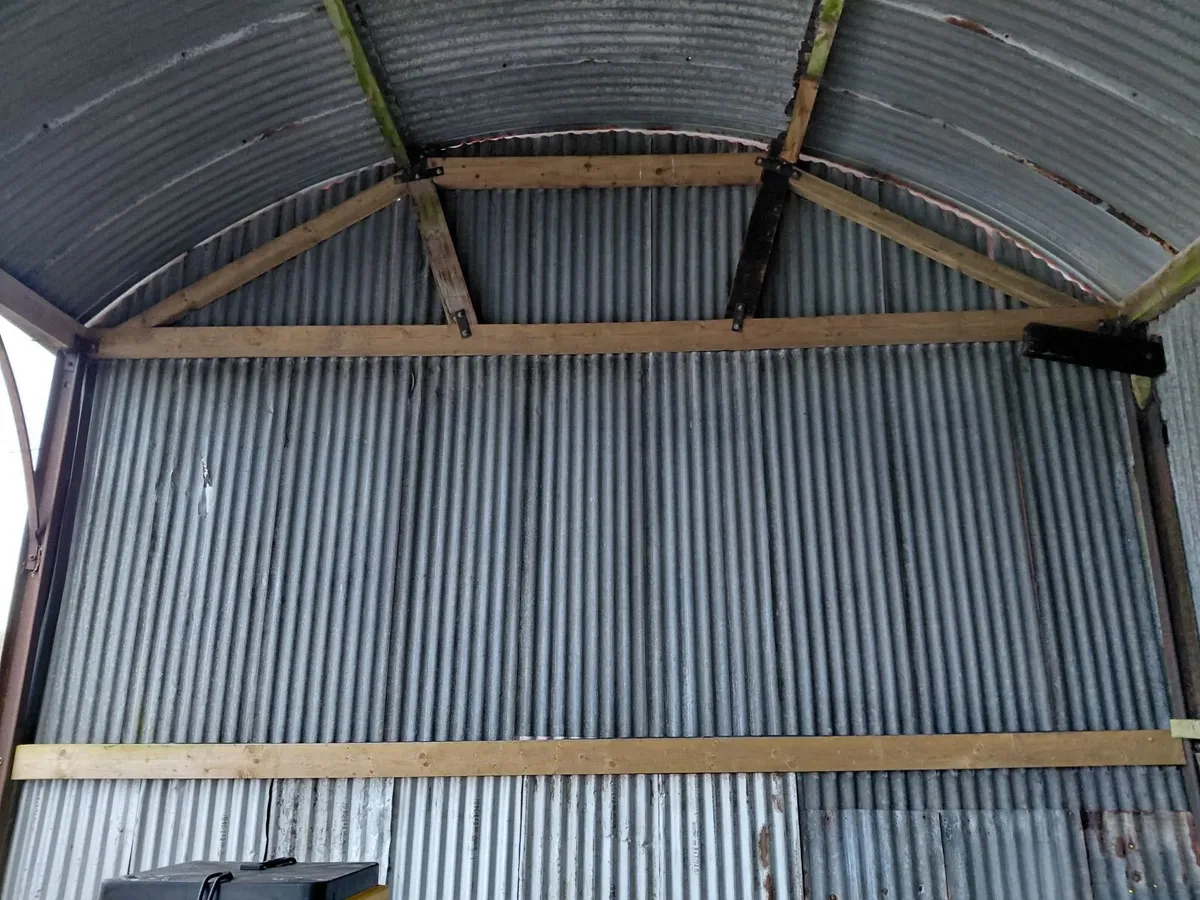 30 ft x 28 ft Hayshed w/ Lean-to - Image 4