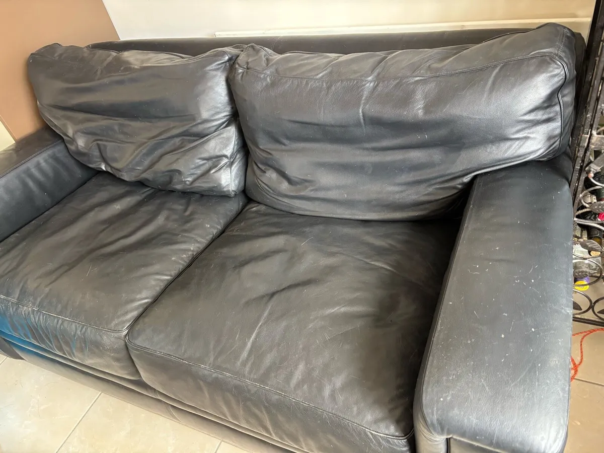 Black leather couch - Image 1