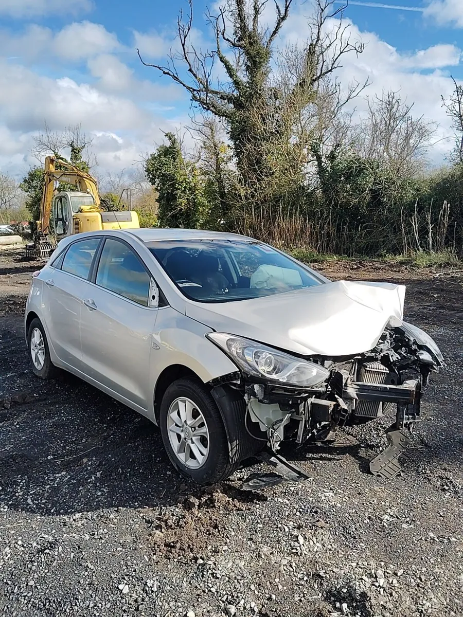 Breaking Hyundai i30 2015 1.6crdi - Image 1