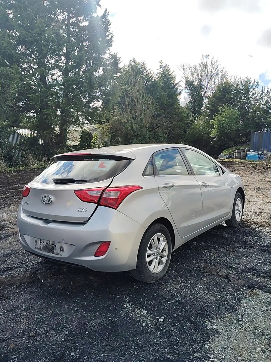 Breaking Hyundai i30 2015 1.6crdi - Image 2