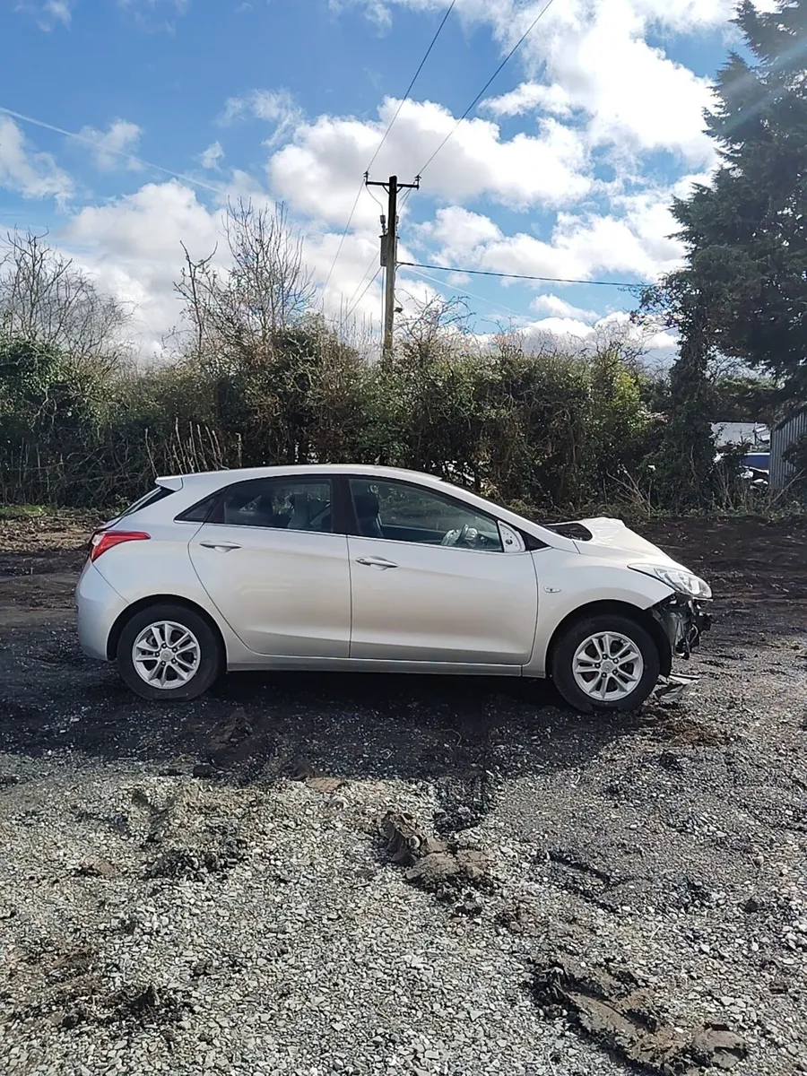Breaking Hyundai i30 2015 1.6crdi - Image 3