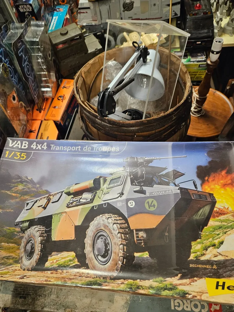 Airfix Heller French APC 1:35 Kit - Image 2