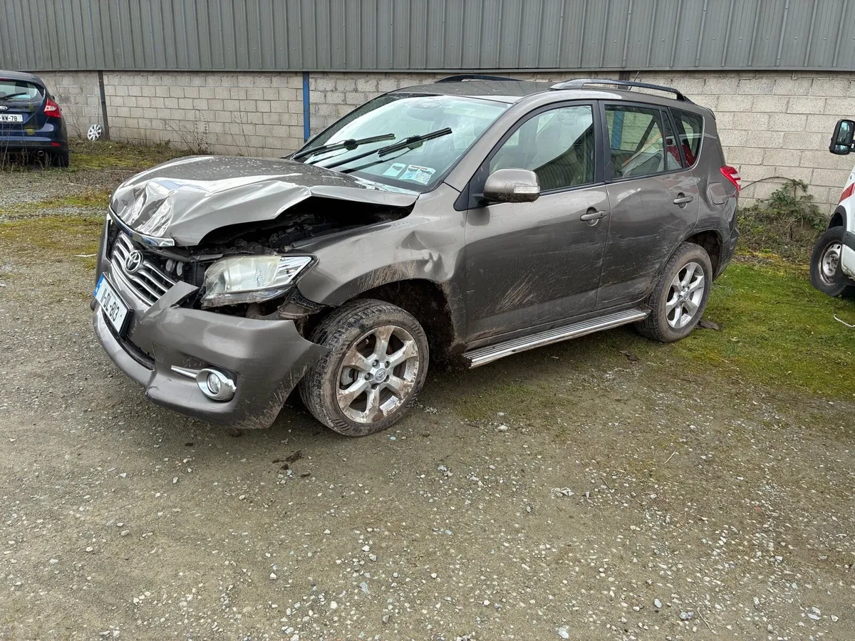 2011 Toyota rav-4 4x4 - Image 2