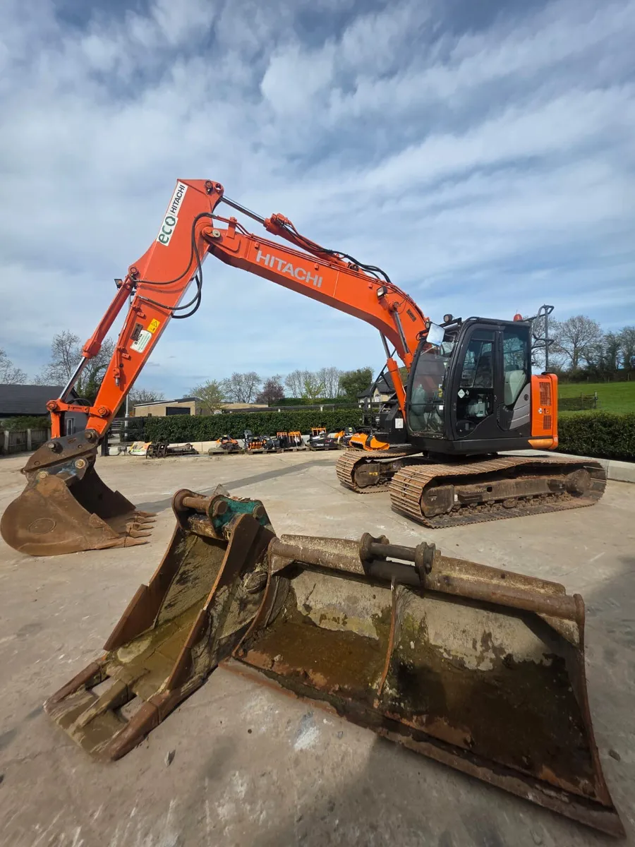 2018 HITACHI ZX135-6 - Image 2