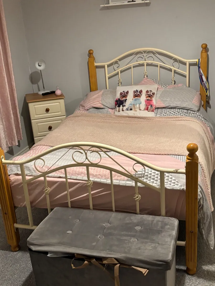 4Ft Bed, Locker and Drawers - Image 1