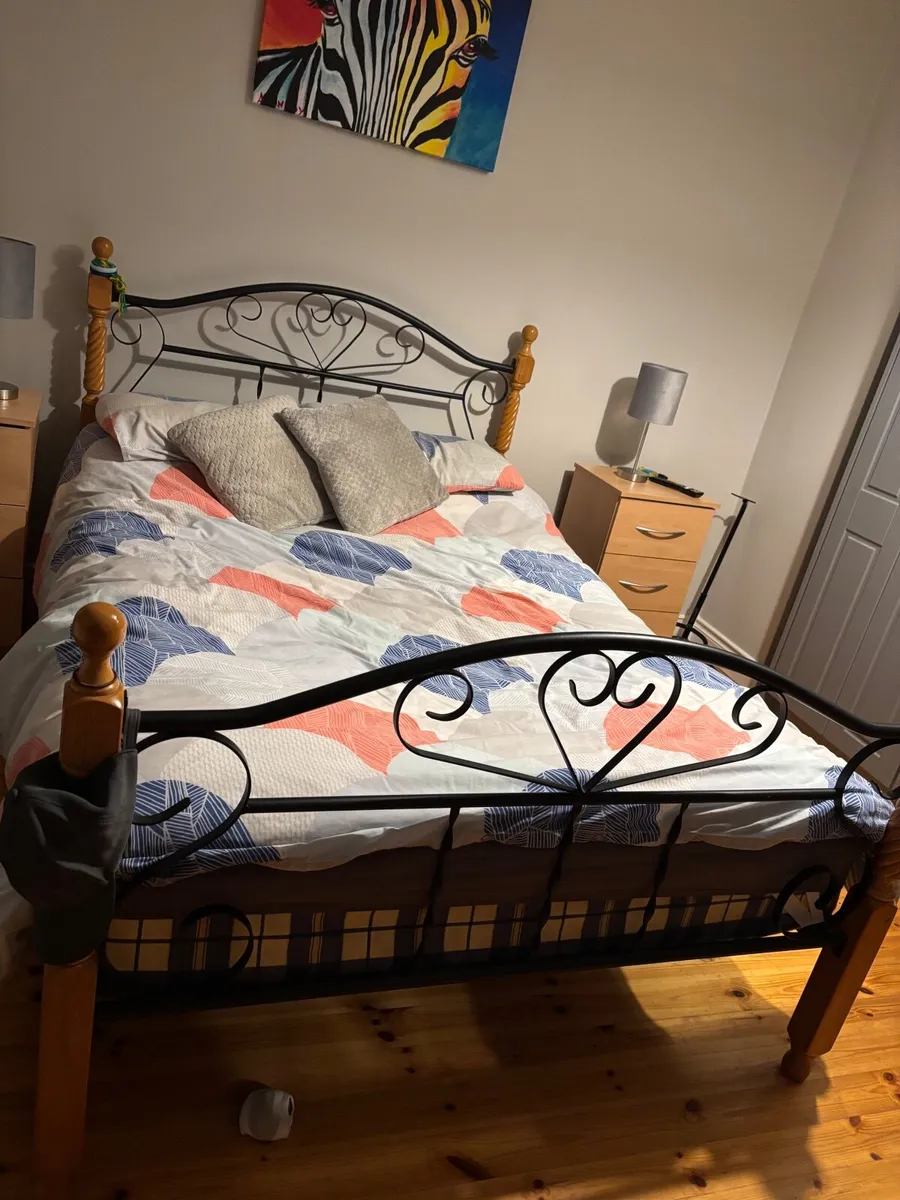 Double bed 2 lockers - Image 3