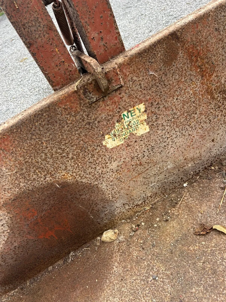 Tractor transporter box - Image 1