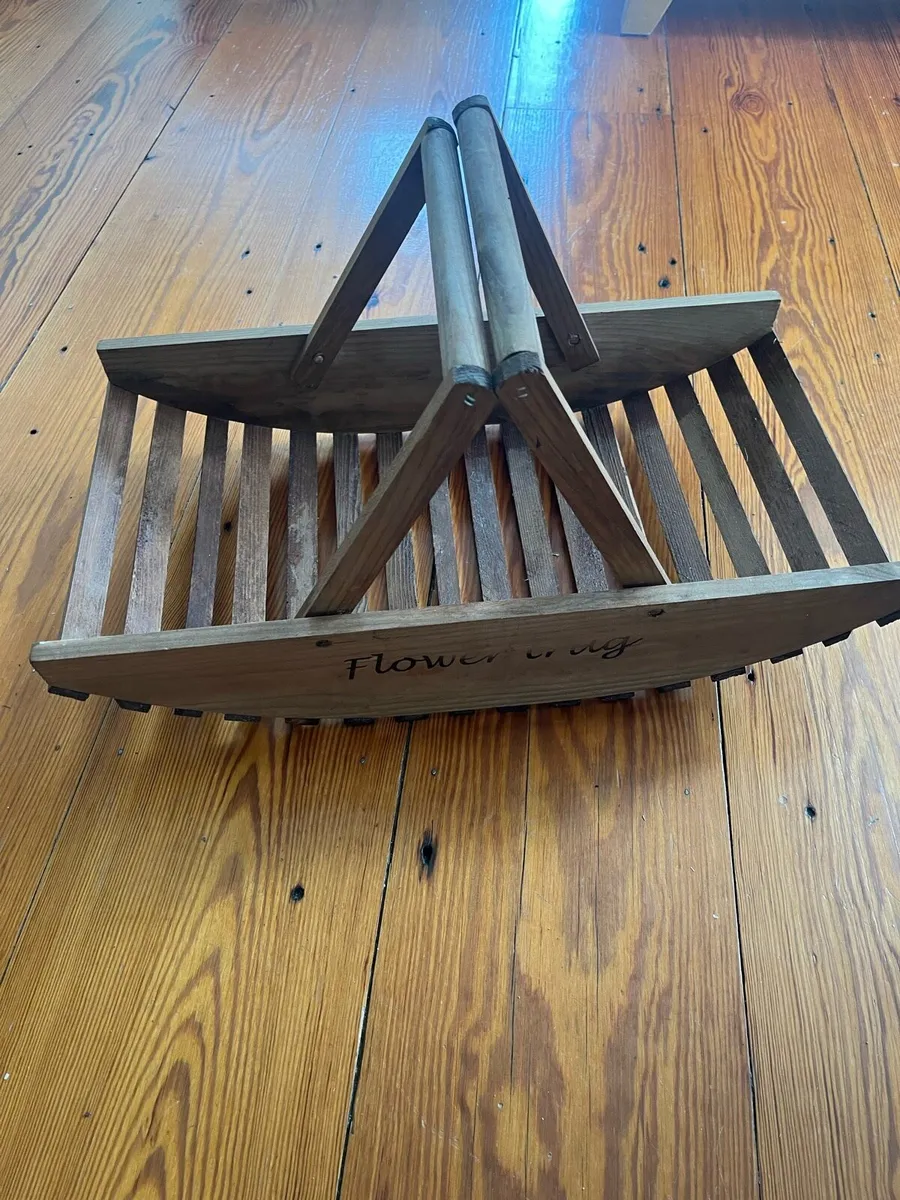 Gorgeous wood trough - Image 3