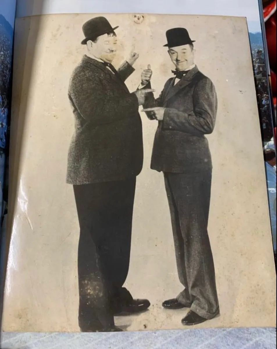 Signed photo Laurel and Hardy - Image 1