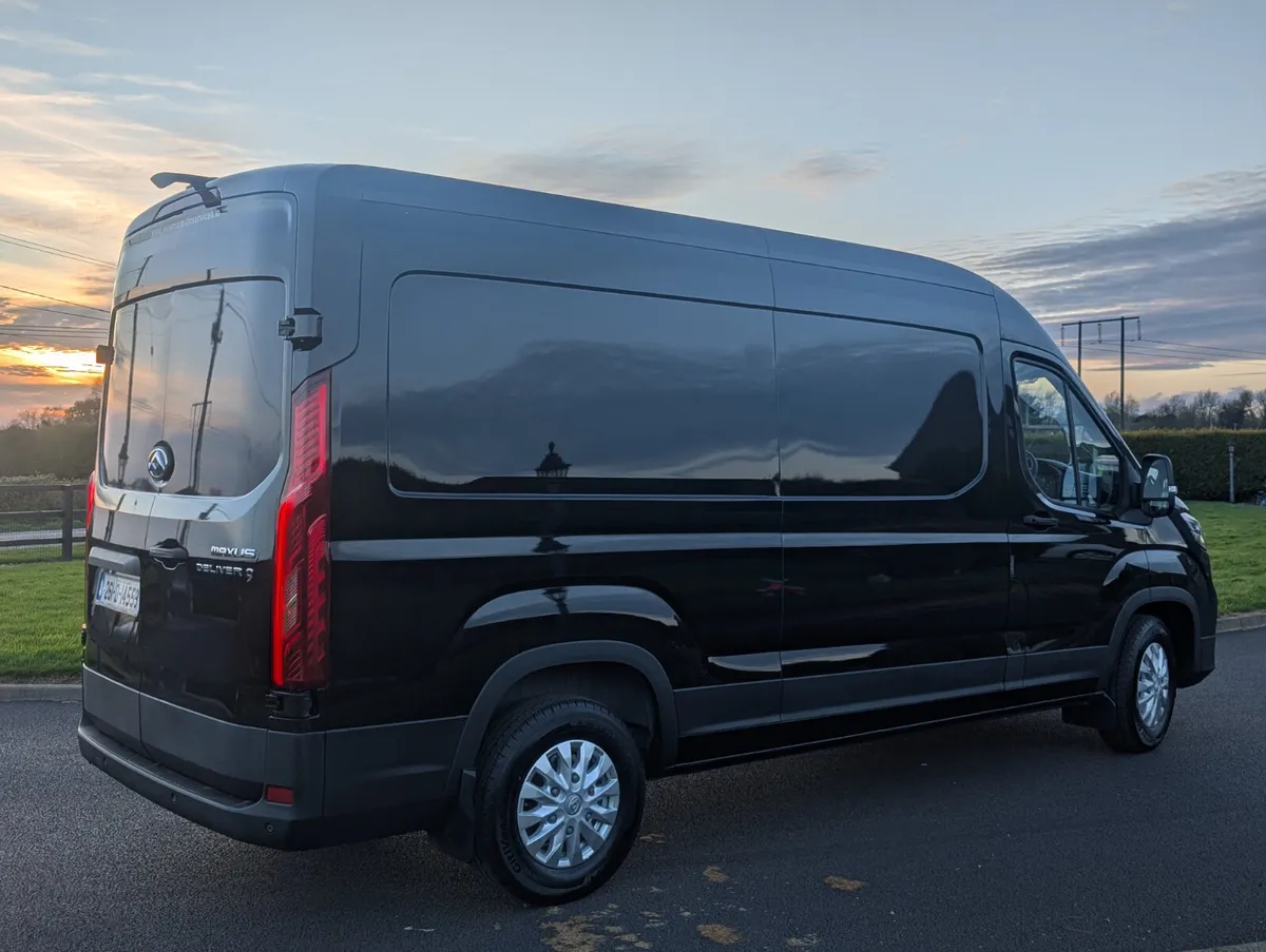 (261) MAXUS DELIVER 9 LWB HIGH ROOF -LUX - Image 3