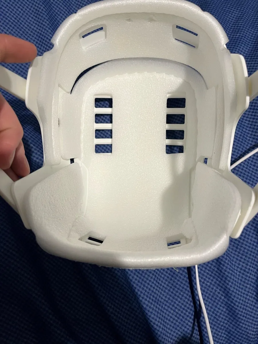 White gola cooper hurling helmet - Image 3
