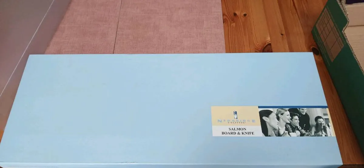 New Bridge Salmon board and knife - Image 2