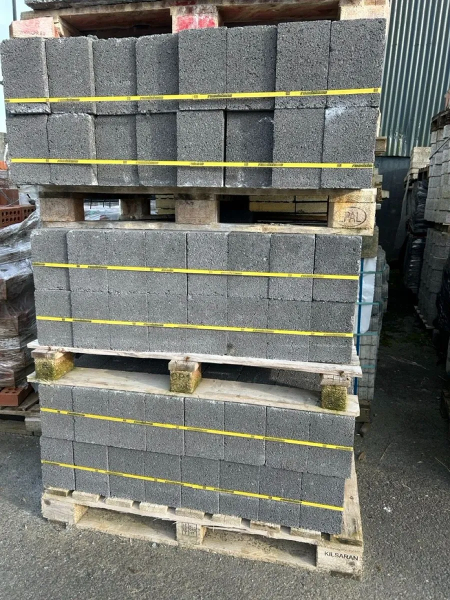 Concrete blocks - Image 1