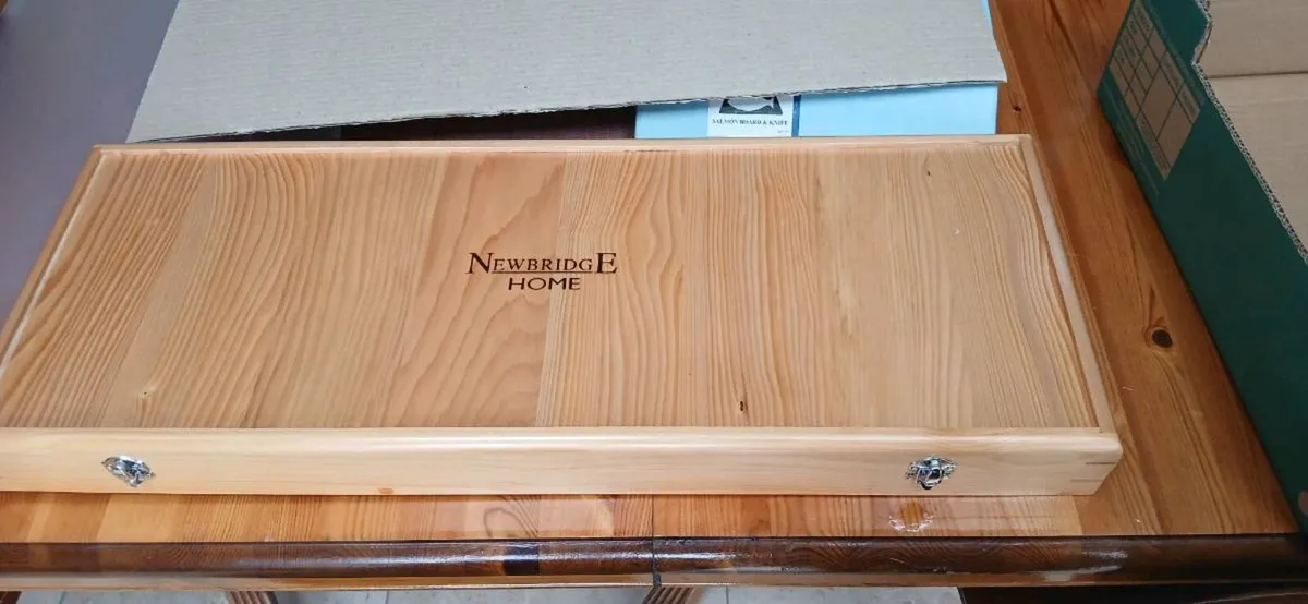 New Bridge Salmon board and knife - Image 3