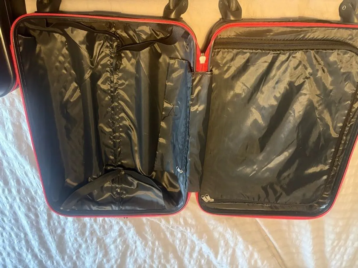 2 Disney Cabin size suitcases - Image 4