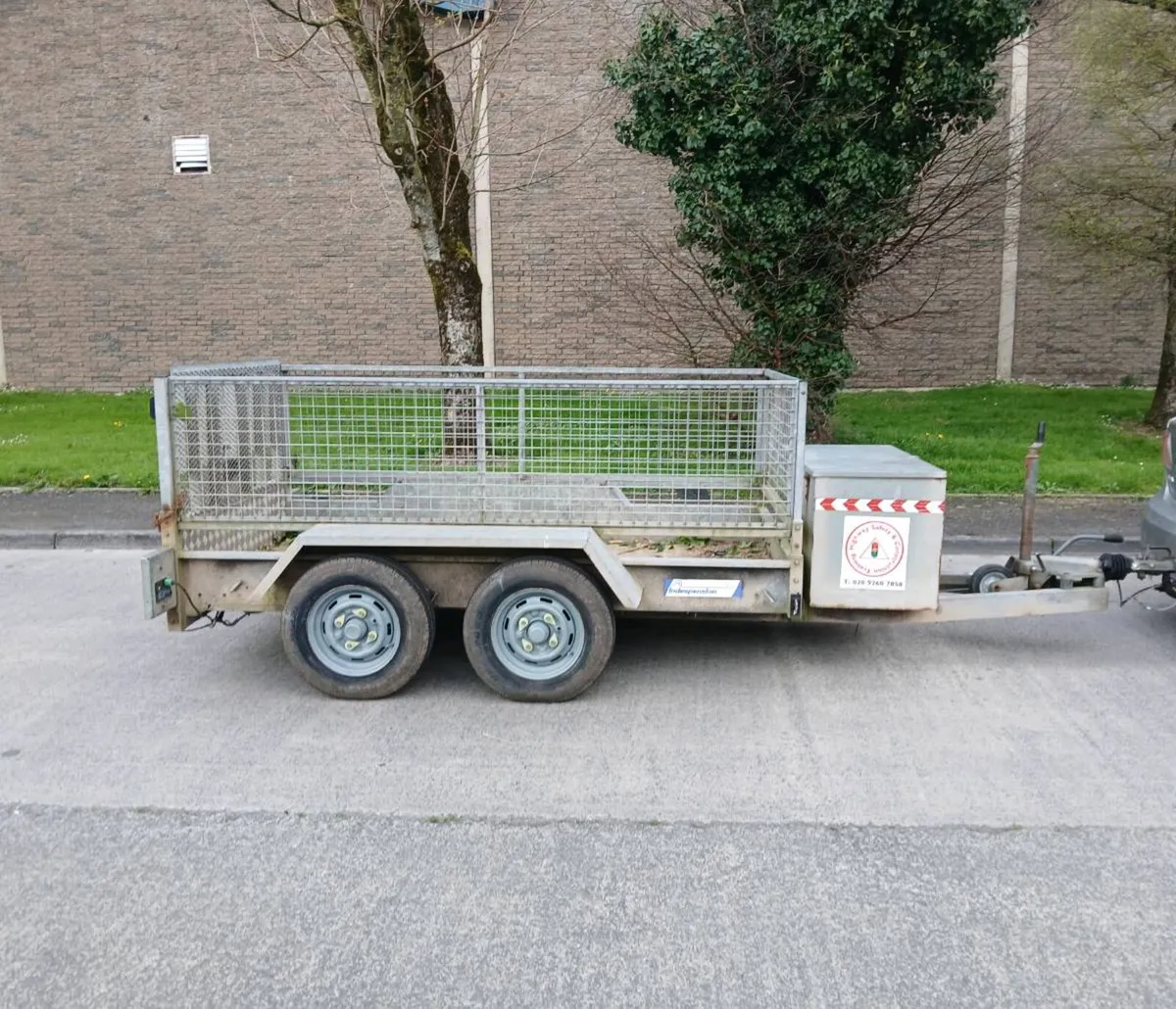 2017 8 by 4 indespension  trailer in top condition - Image 1