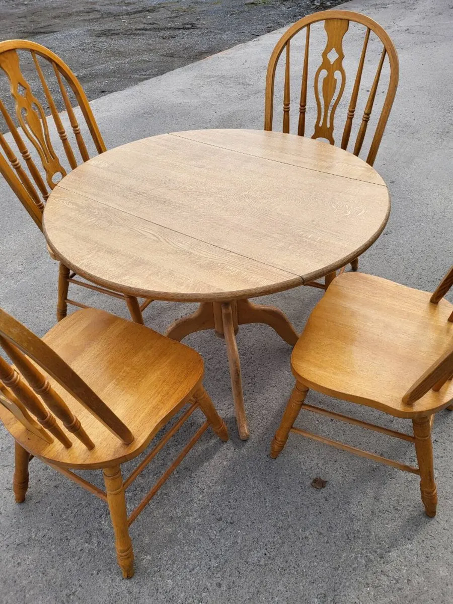 A Nice Compact Table + 4 chairs - Image 2
