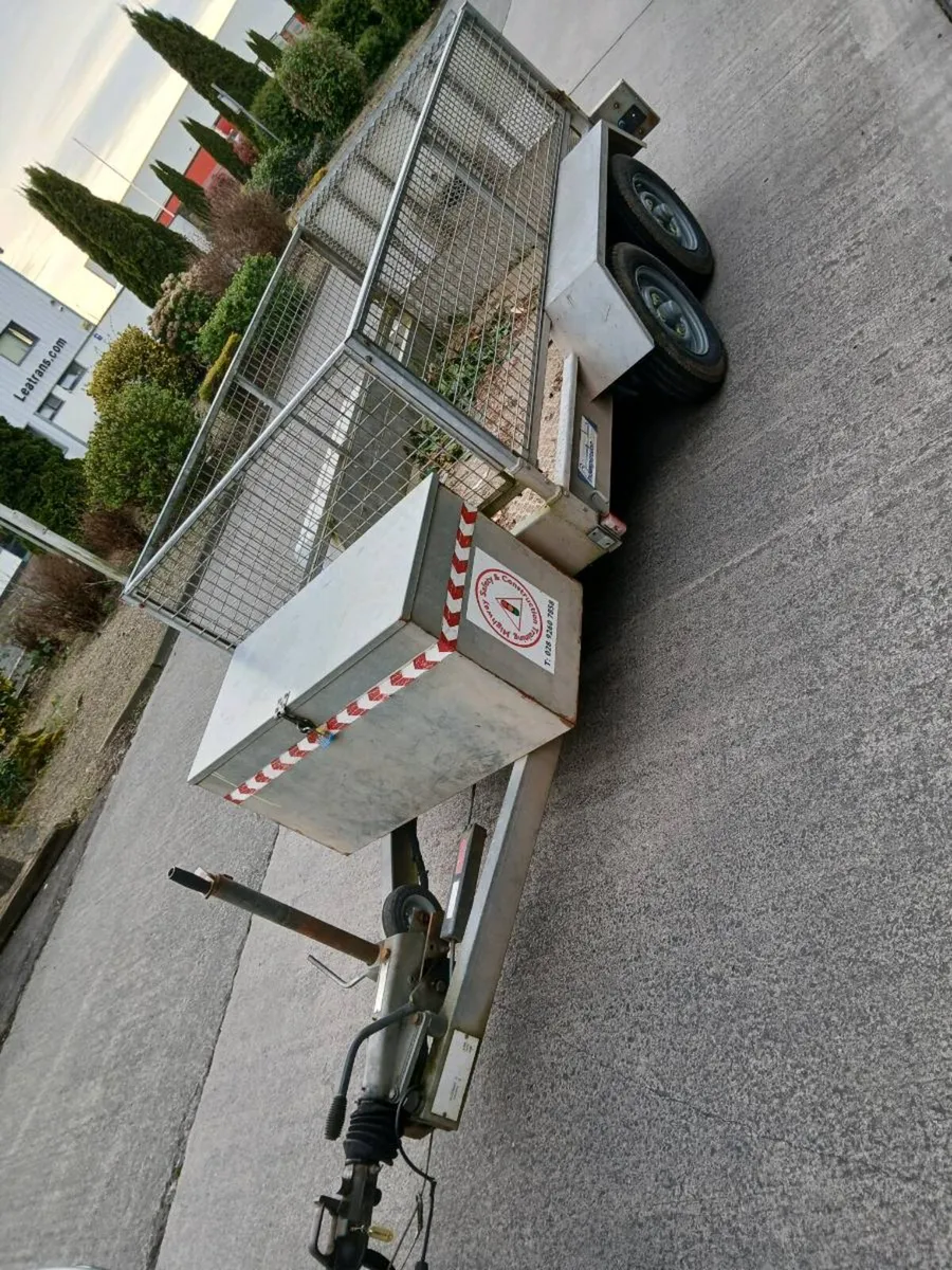 2017 8 by 4 indespension  trailer in top condition - Image 2