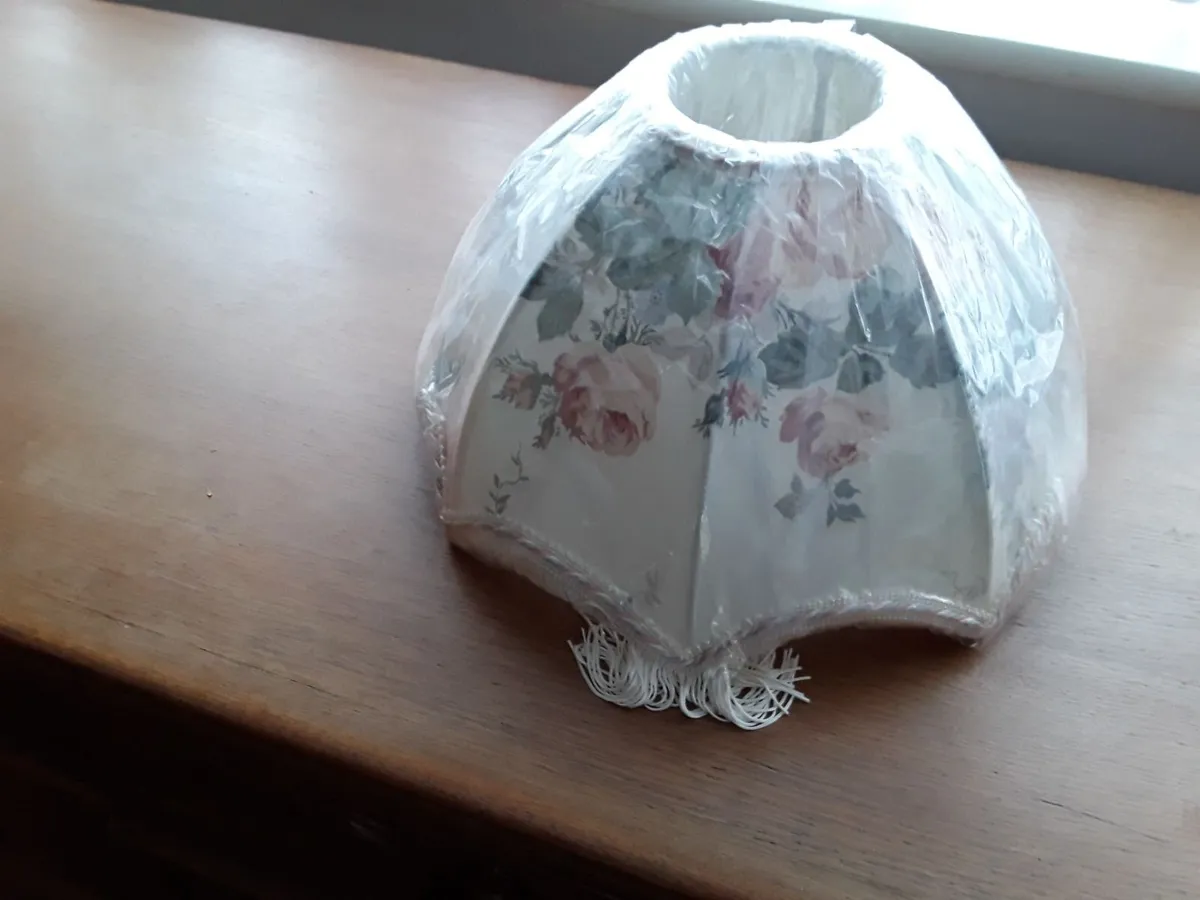Brand new lamp shades still in it wrapper - Image 2
