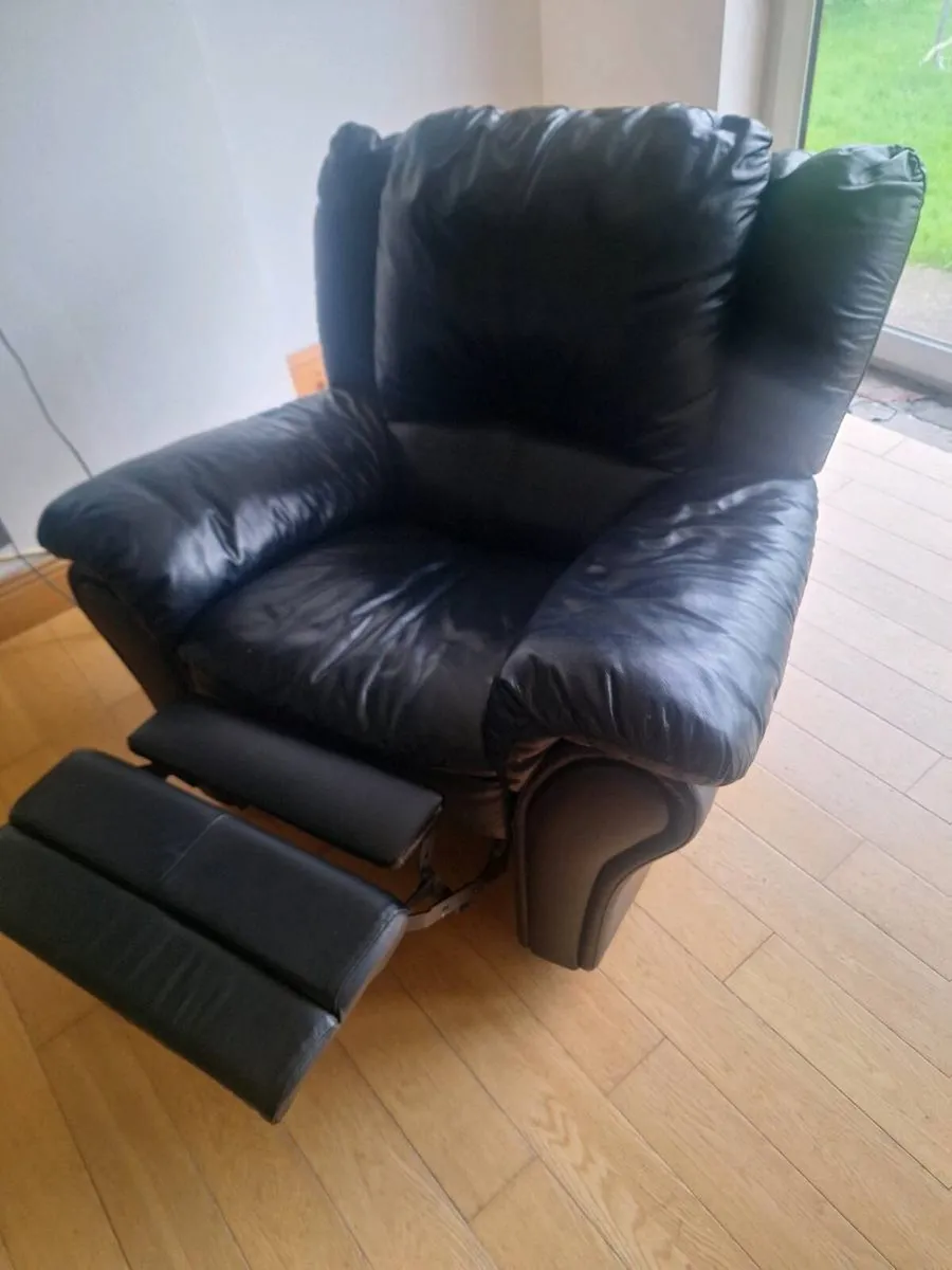 Black leather reclining sofa - Image 4