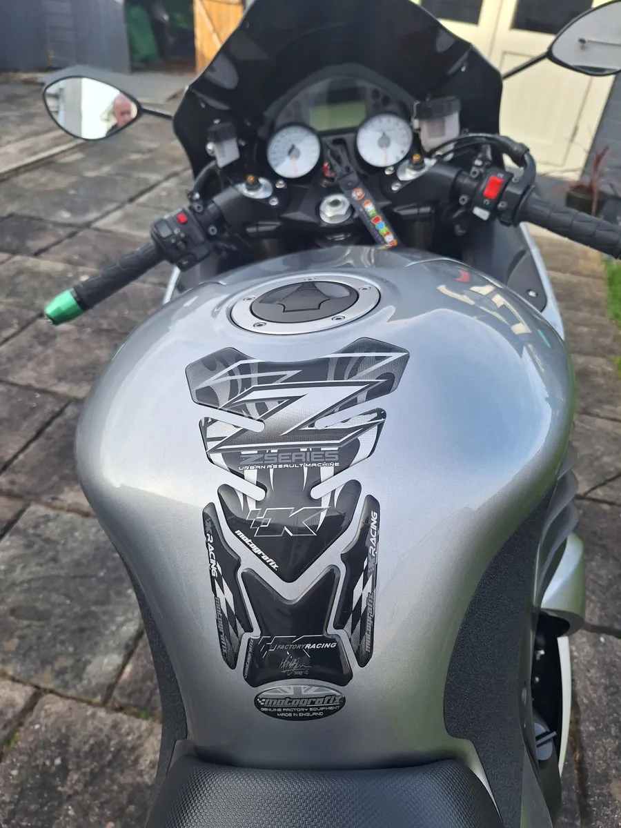 Kawasaki zzr 1400 - Image 4
