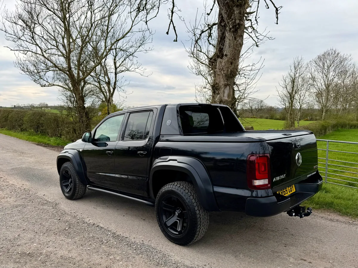 2019/192 Volkswagen Amarok Aventura Black Edition - Image 3
