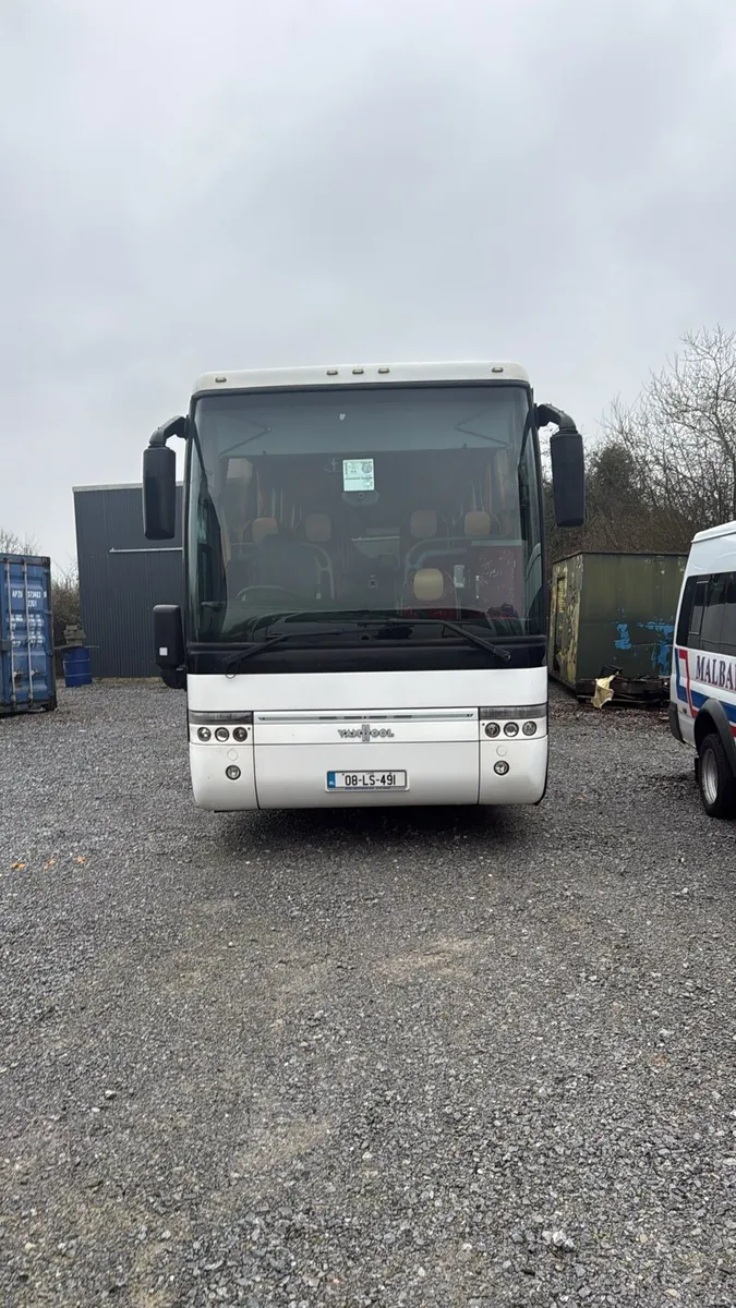 Buses & coaches - Image 3