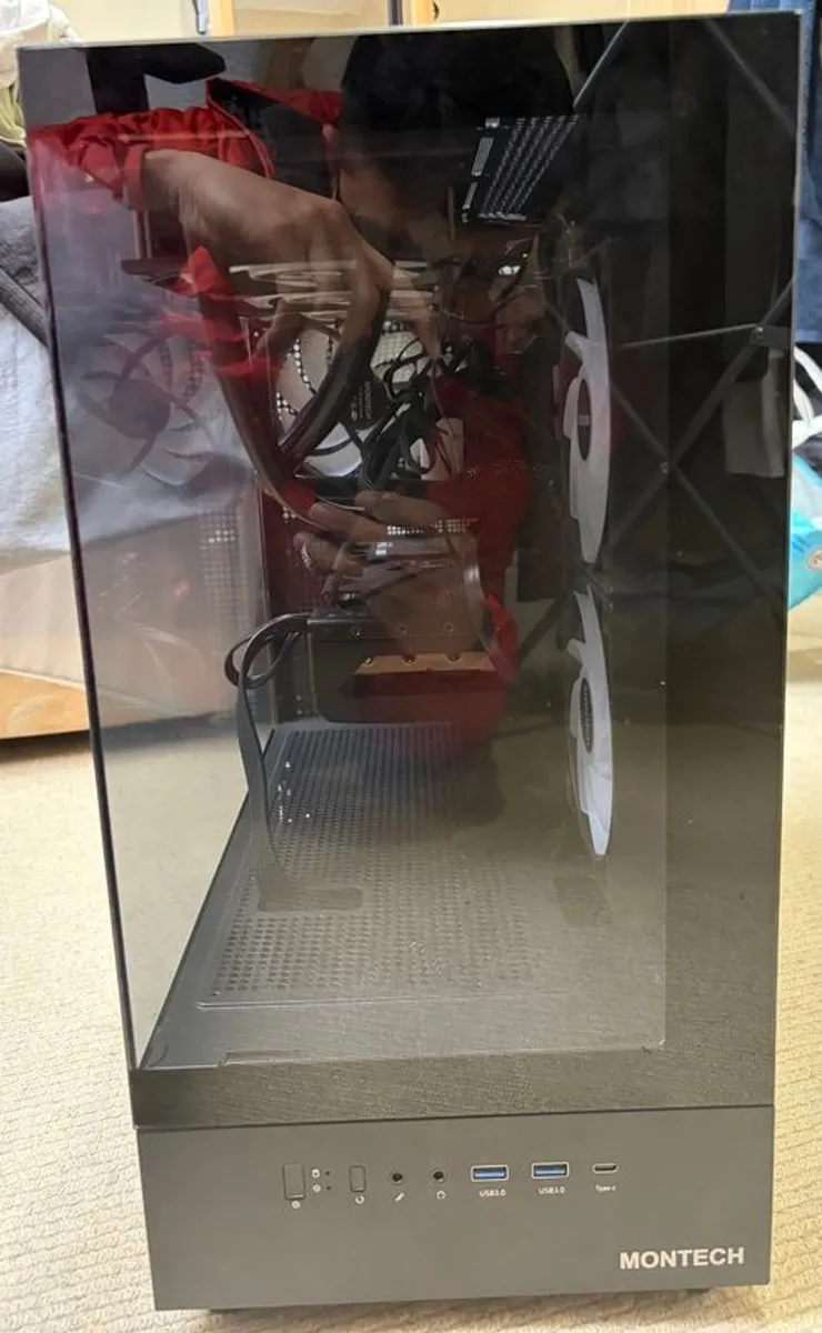 Ryzen 7 9800x3d | 64gb Ddr5 | Rx 7700xt | 4tb Nvme - Image 2