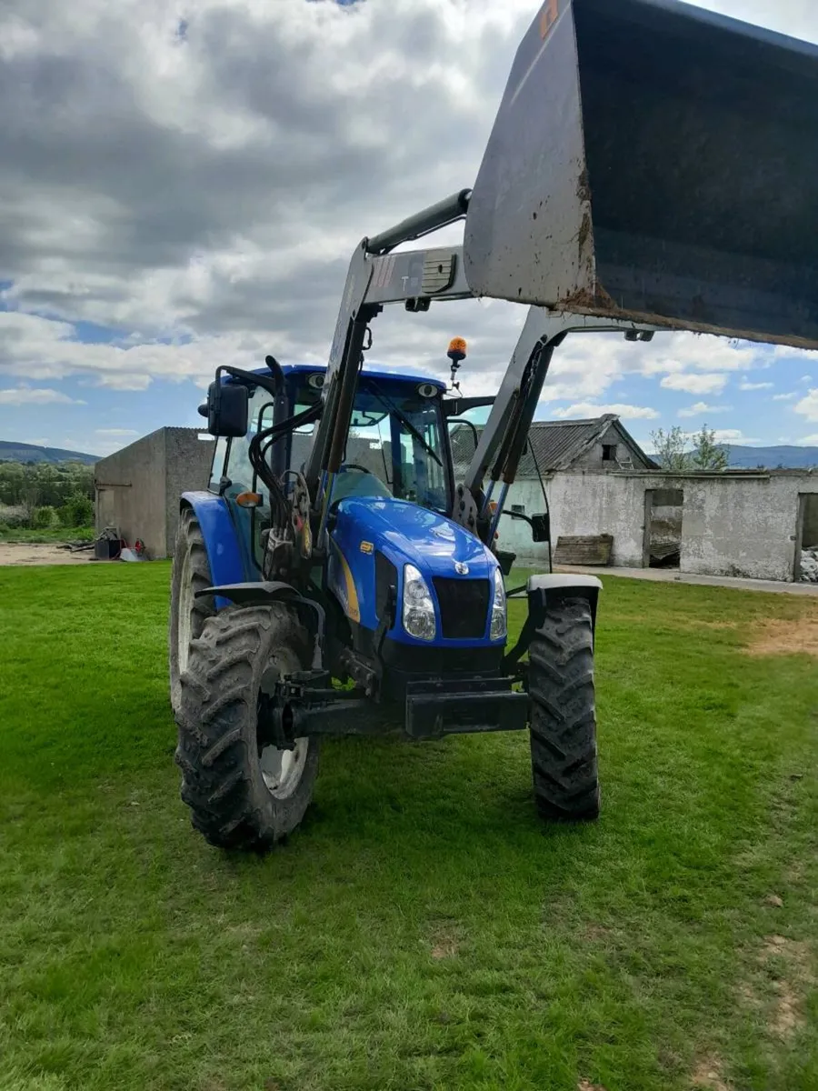New Holland T5050 with Mx front loader - Image 1