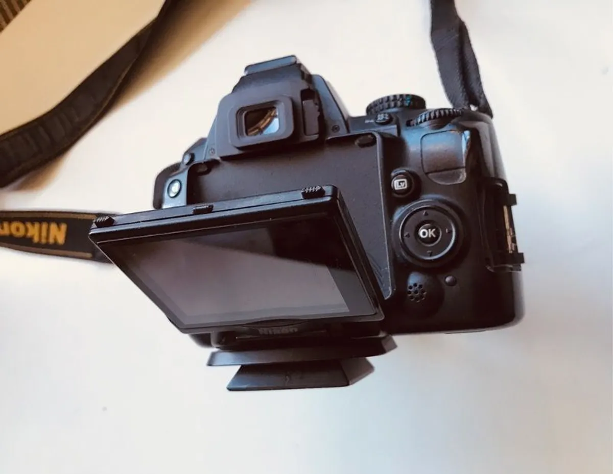 Nikon D5000 digital SLR - Image 3