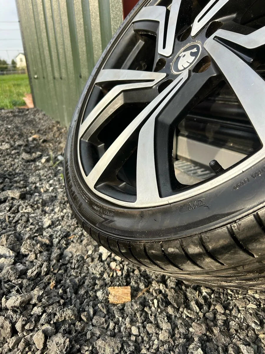 19’ vw club sport style alloys - Image 2