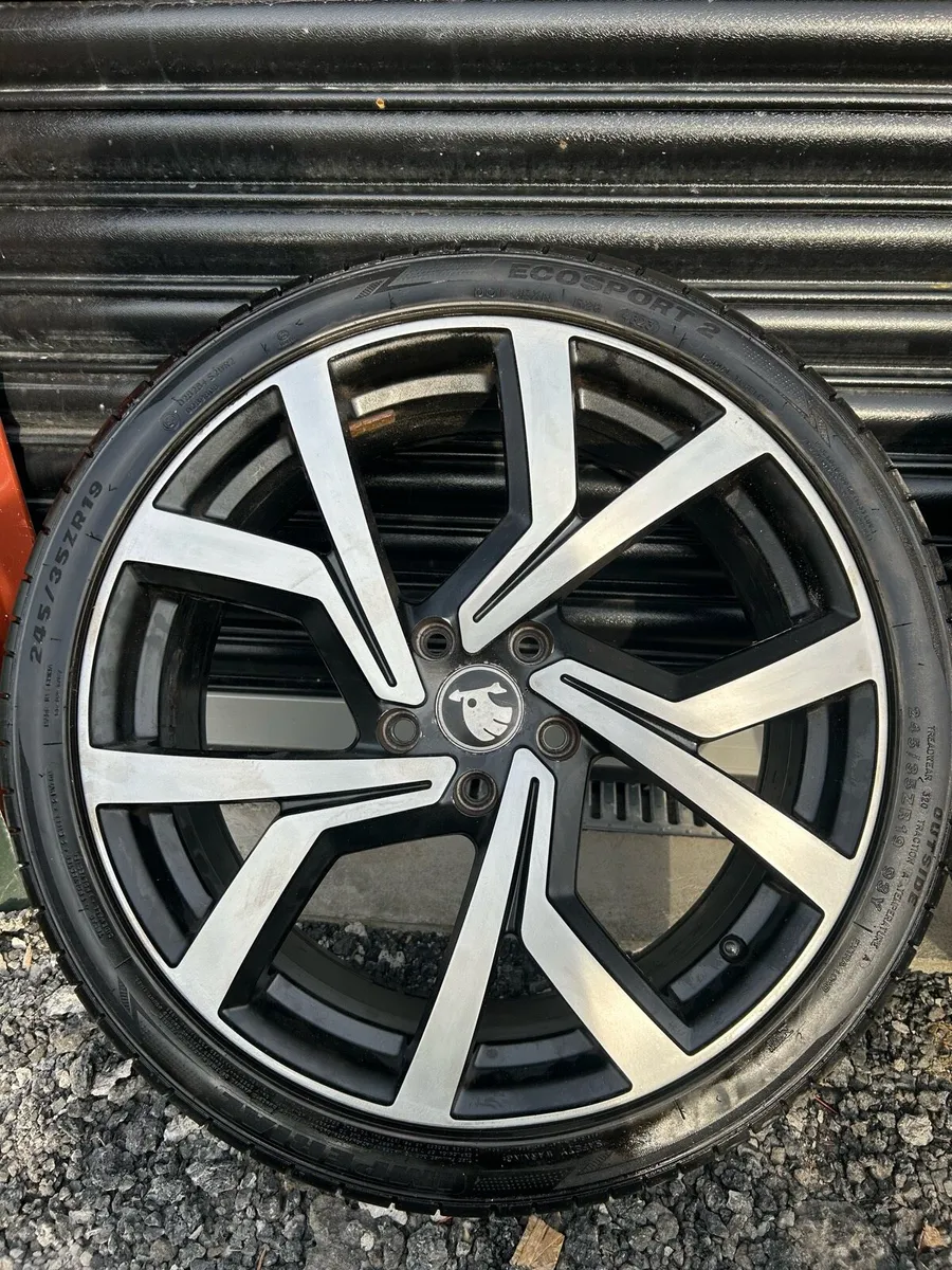 19’ vw club sport style alloys - Image 3
