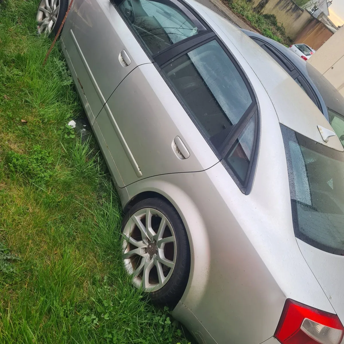 Audi A4 1.9 diesel s line - Image 4