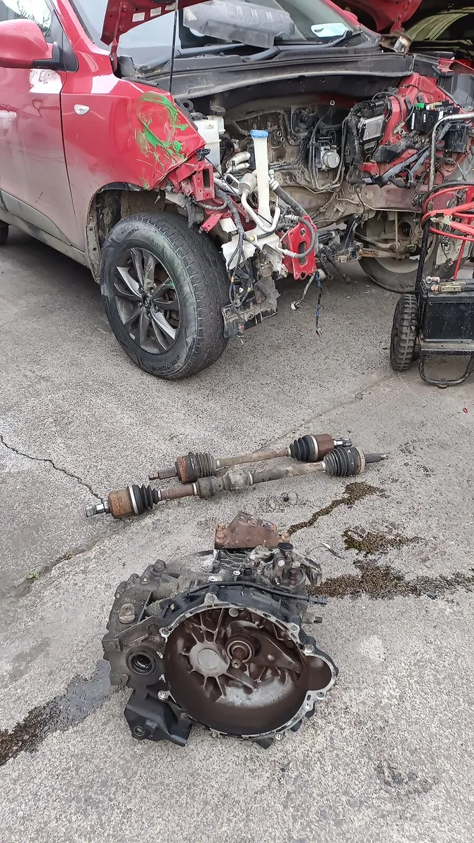 Hyundai Gearbox  injectors fuel pump and more - Image 2