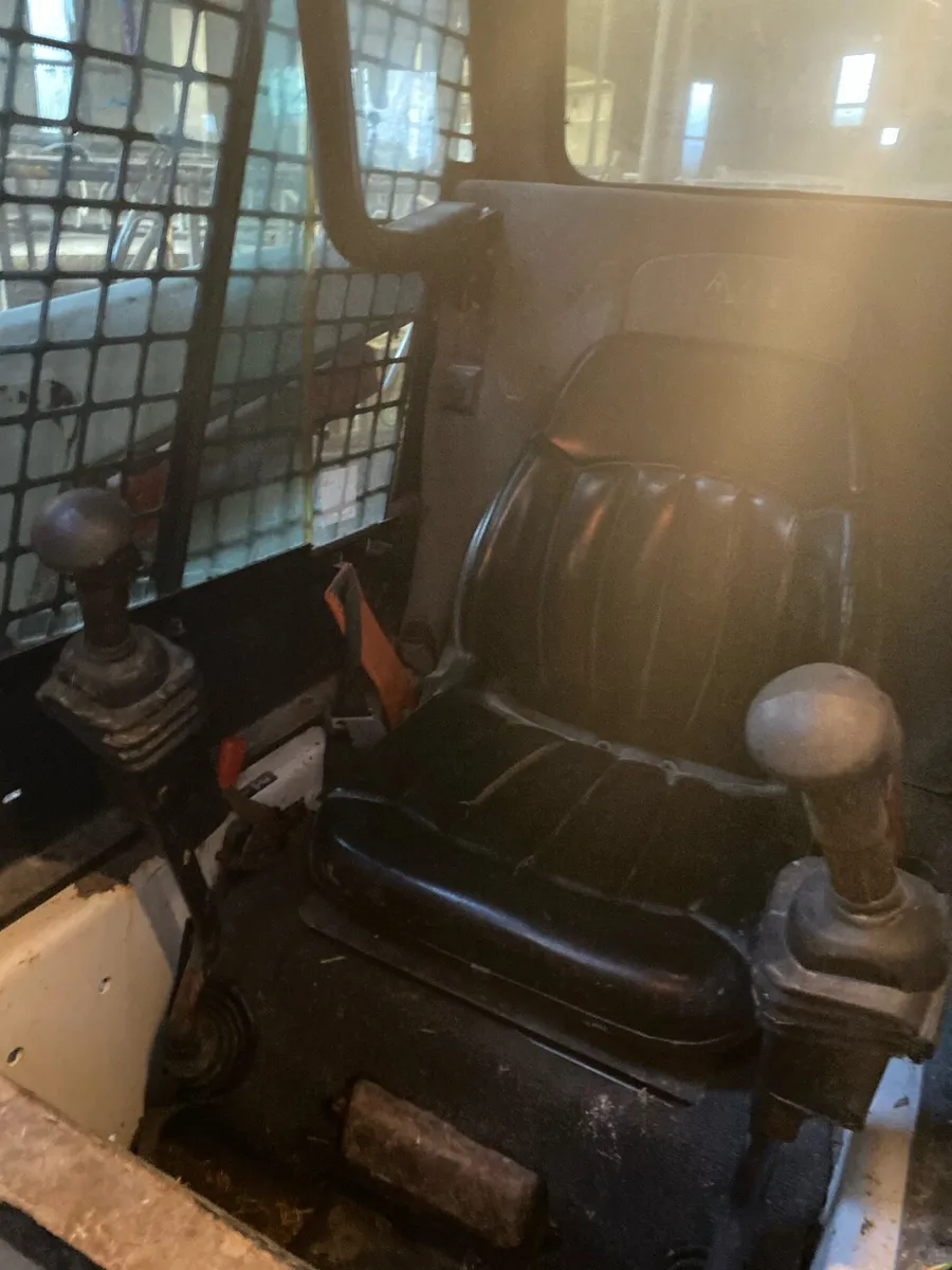 Bobcat skid steer - Image 2