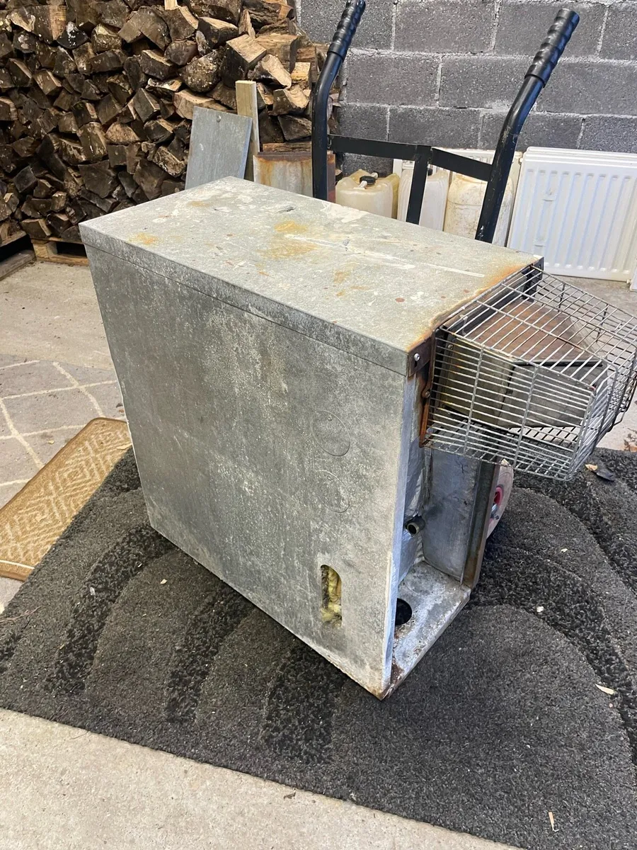 Two oil boilers For sale - Image 3