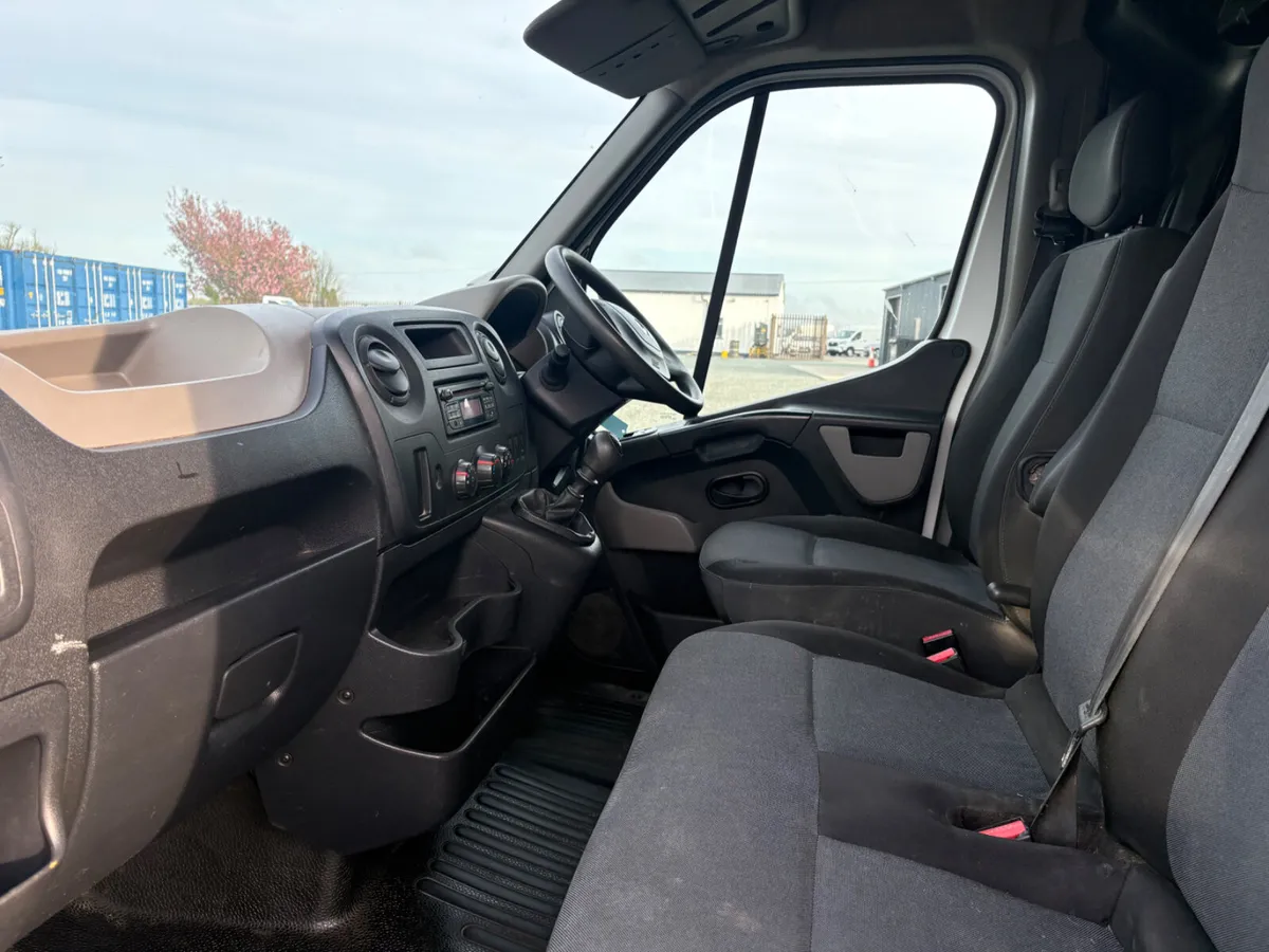 Renault Master LWB  2.2D 2018 - Image 4