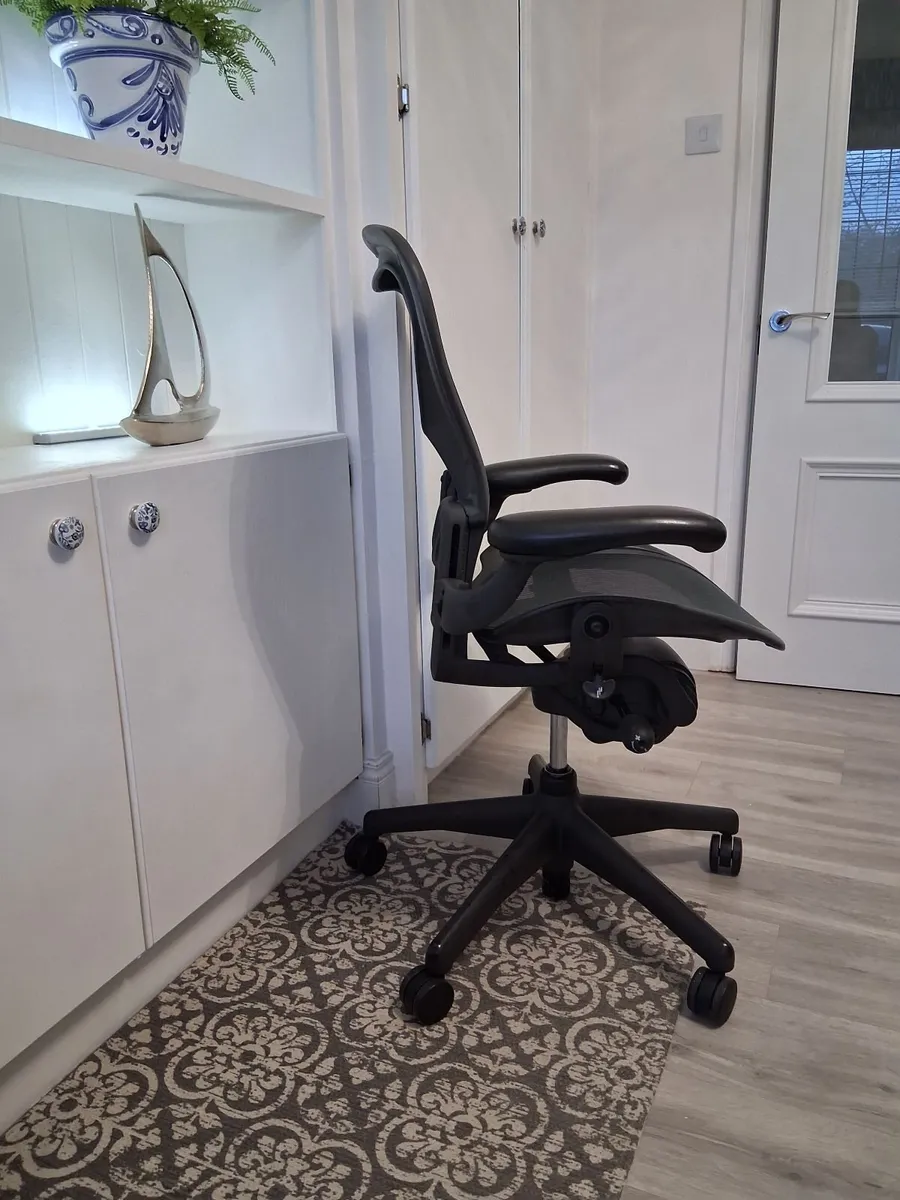 Herman Miller Aeron Ergonomic Office Chair - Image 2