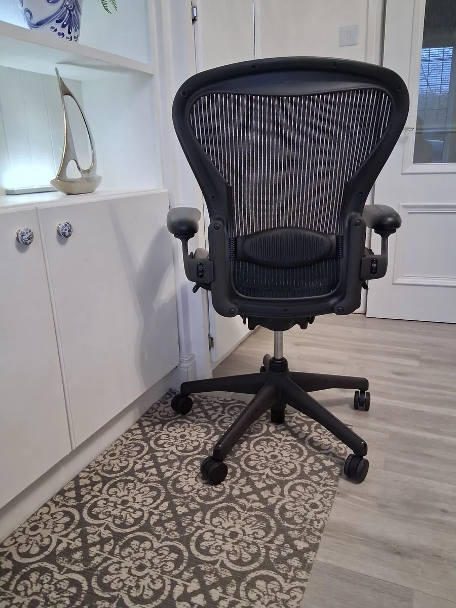 Herman Miller Aeron Ergonomic Office Chair - Image 3