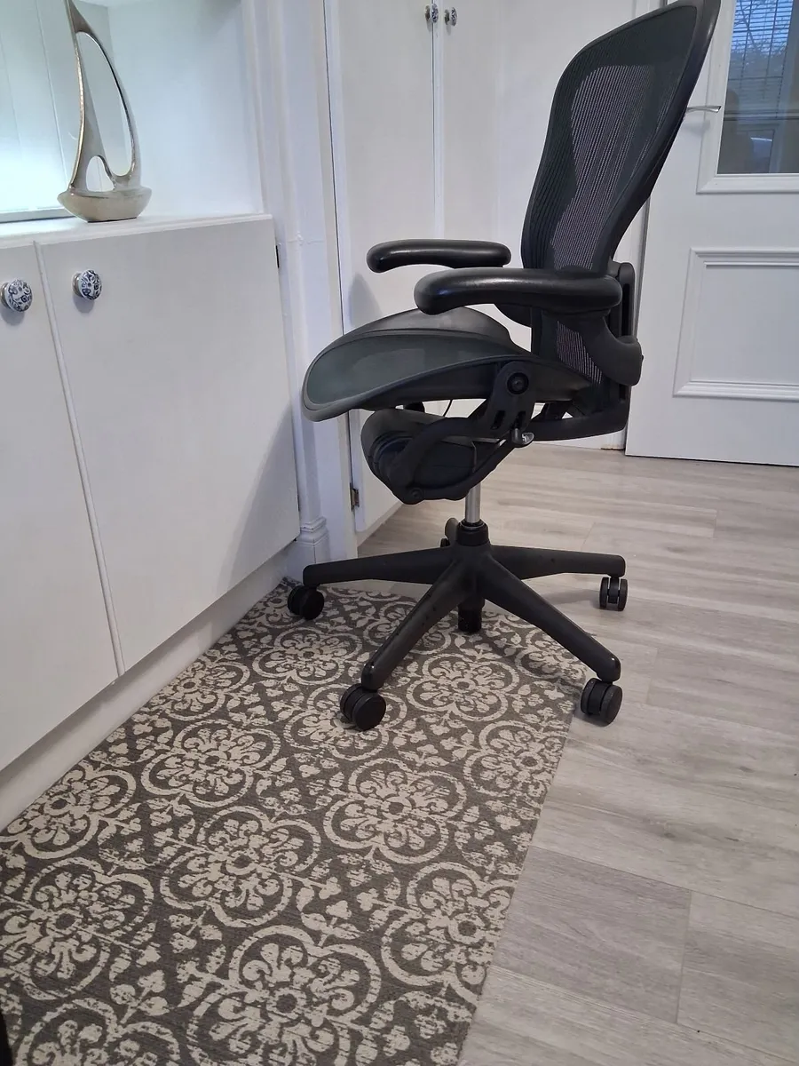 Herman Miller Aeron Ergonomic Office Chair - Image 4