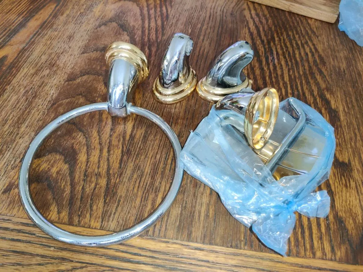 BRASS & CHROME, New Bathroom & Toilet Fixtures ! - Image 1