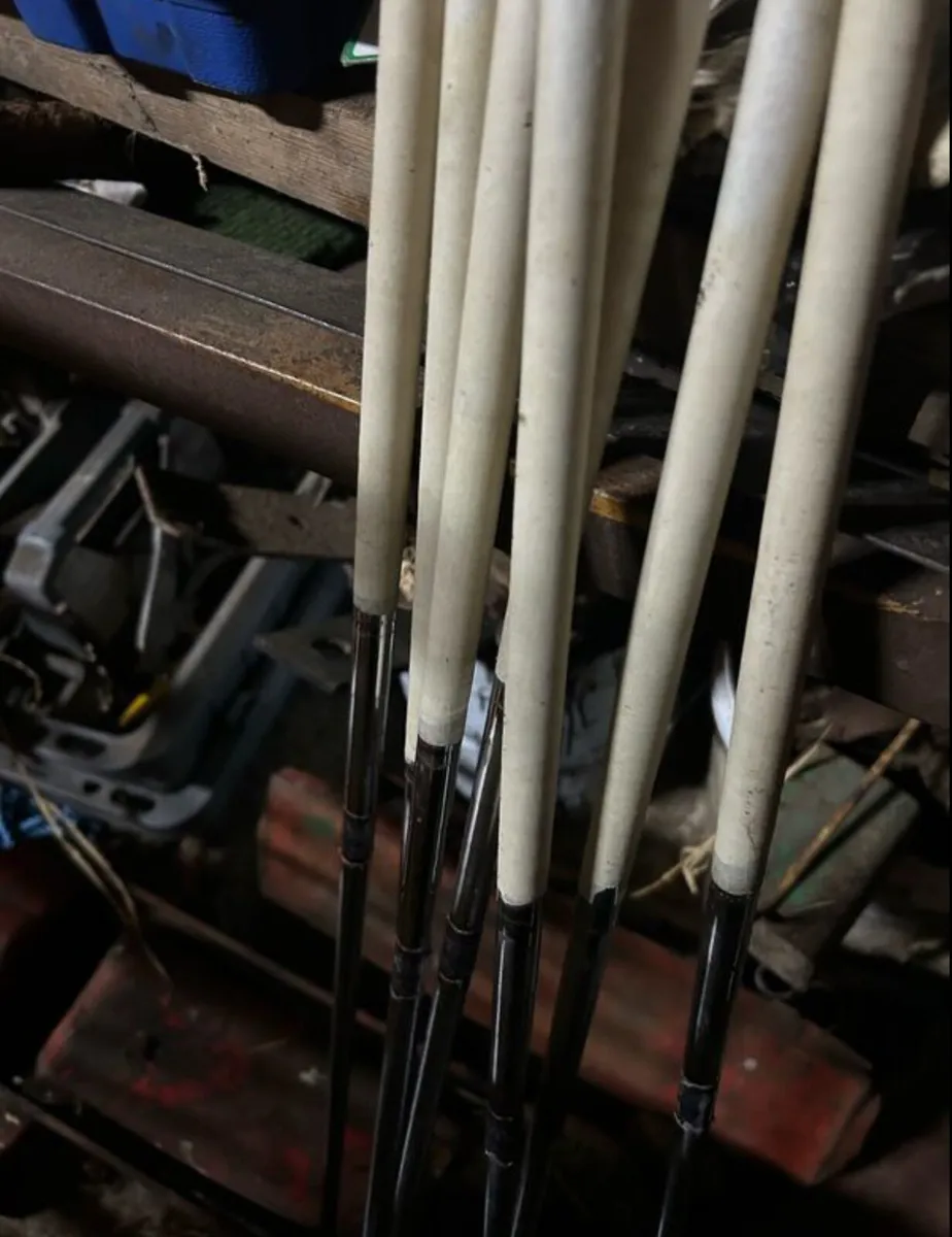 Golf clubs regripping and cleaning - Image 2
