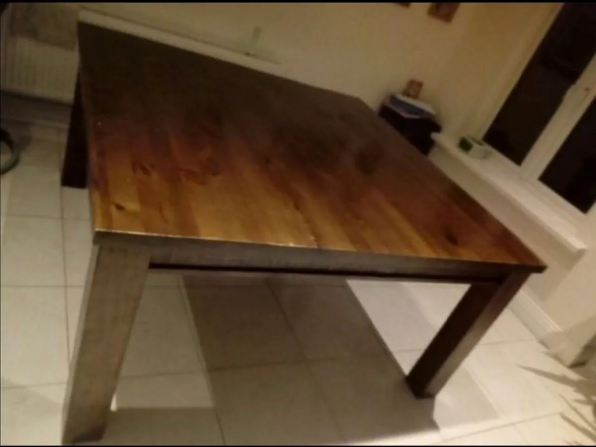 Square table - Image 1