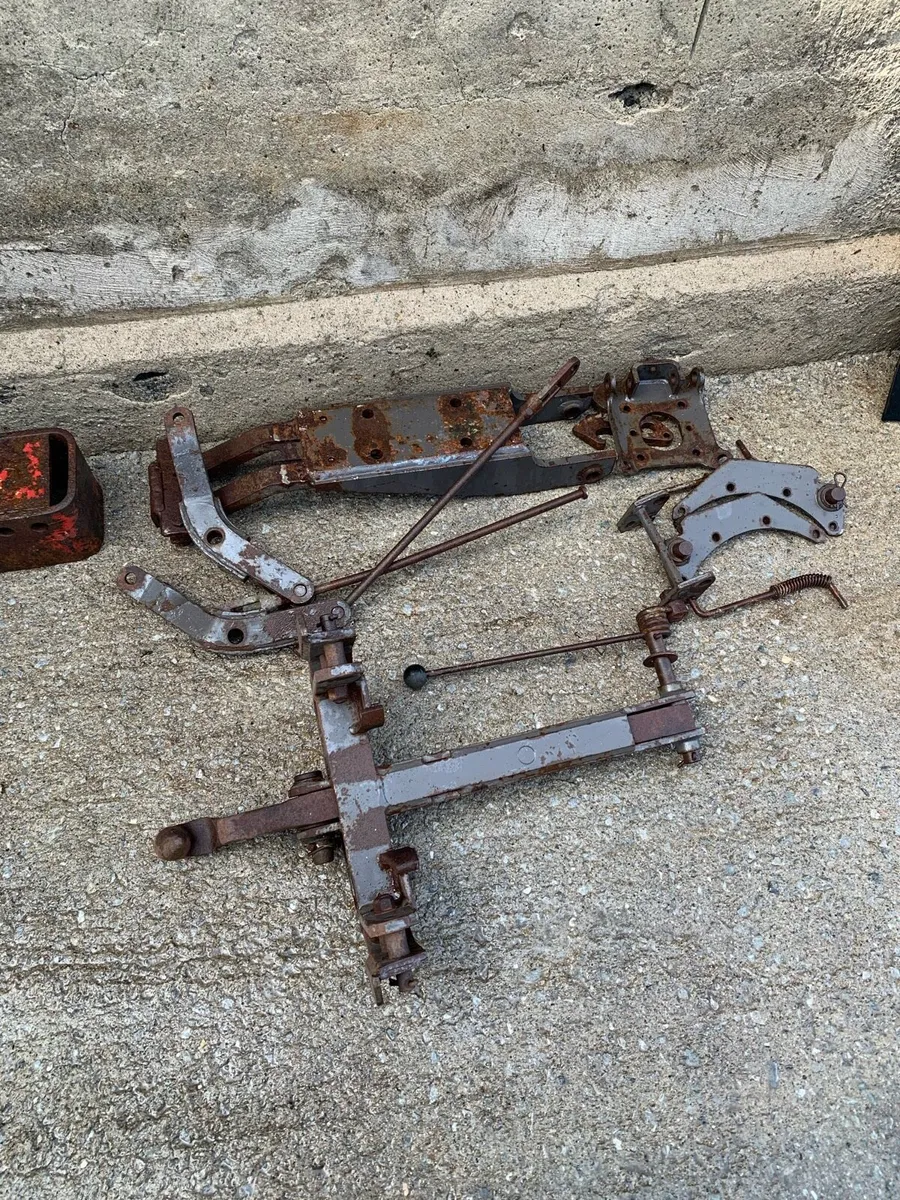 Massey 399 hitch - Image 1