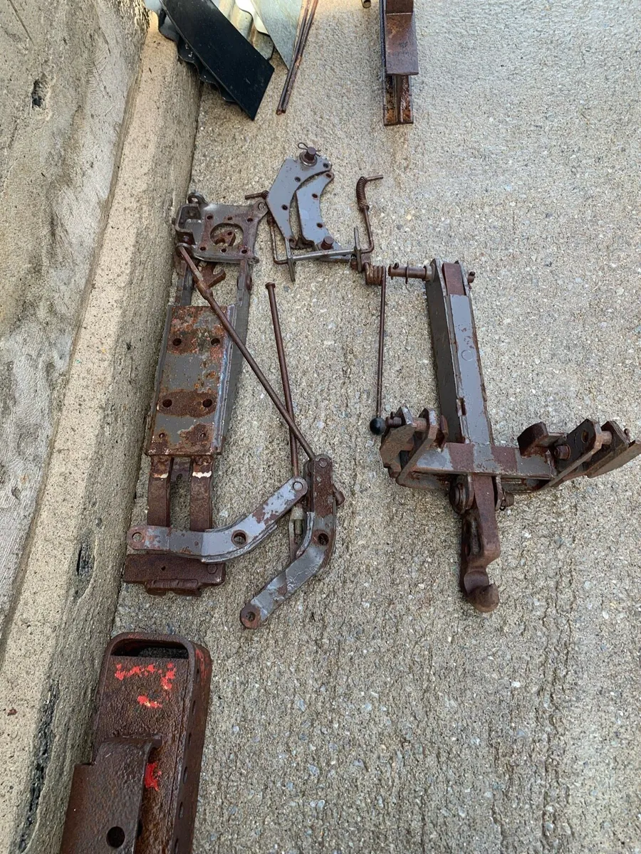 Massey 399 hitch - Image 2