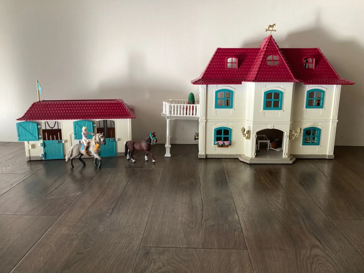 Schleich Lakeside House, Stables & accessories - Image 2