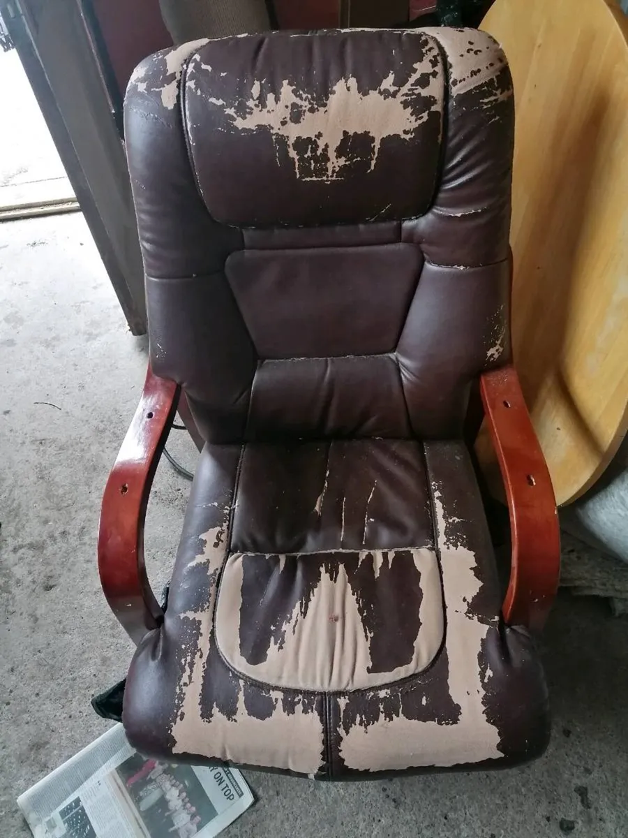 Armchair FREE to Take Away - Image 1