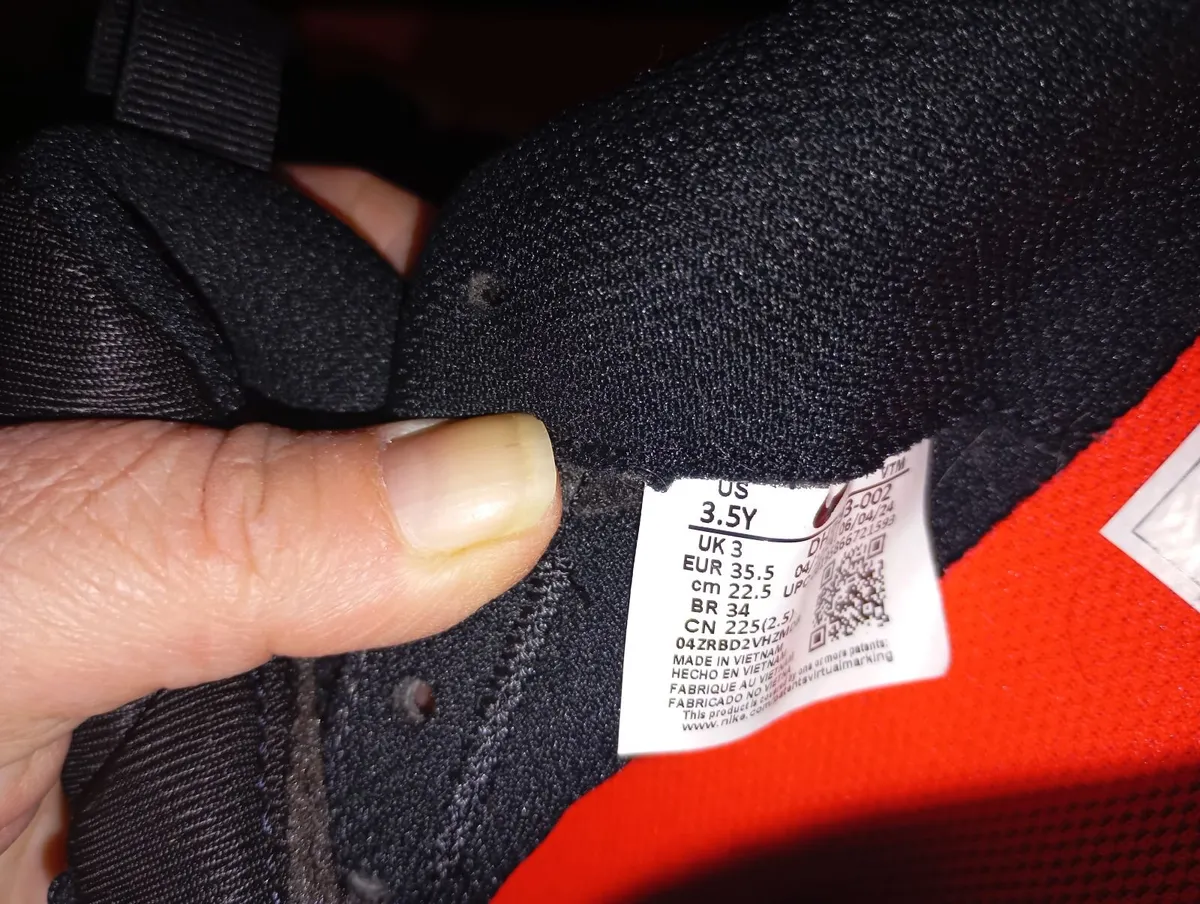 Kids Nike runners - Image 3